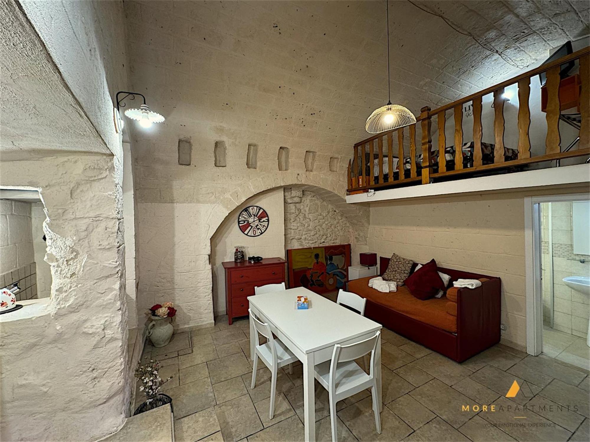 More Apartments The Castle Bari Exteriör bild